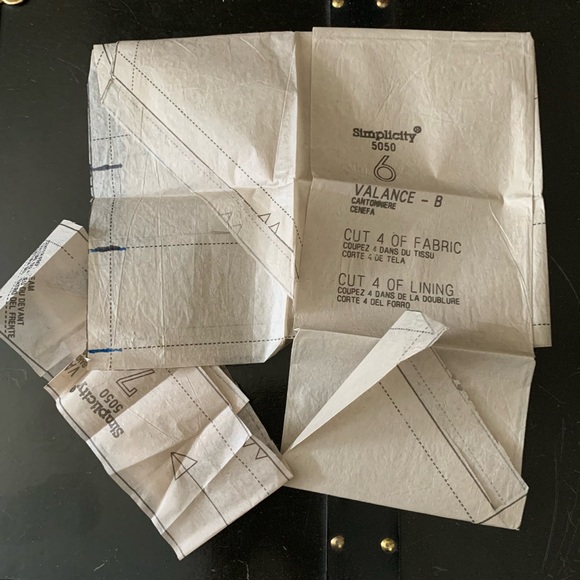 Simplicity ~ ShowHouse Windows ~ Pattern #5050 ~ "French Country" Style - Picture 4 of 6